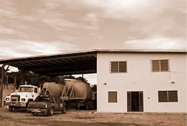 20 Años De experiencia NOSOTROS ¿Quiénes Somos?